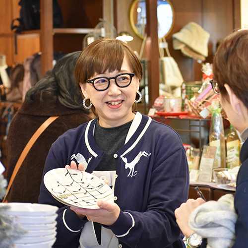 【私の部屋リビングで働く人たち】<br>1992年入社　私の部屋 商品チーム　なすさん